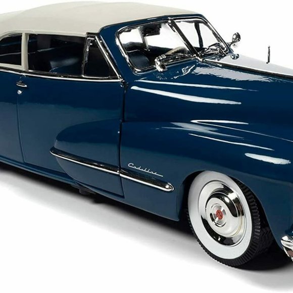 NIB Auto World Die-cast 1:18 1947 Cadillac Series 62 Soft Top - Picture 6 of 8